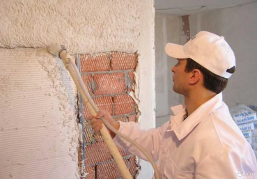 Штукатурка стен или стяжка пола – что сделать в первую очередь?